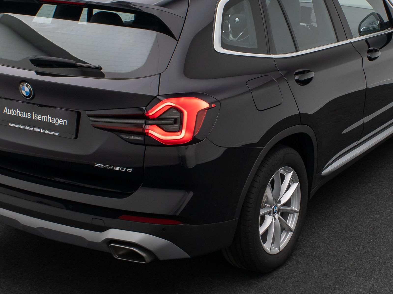 Fahrzeugabbildung BMW X3 xD20d Kamera DAB HiFi AHK Sportsitz Leder 18"