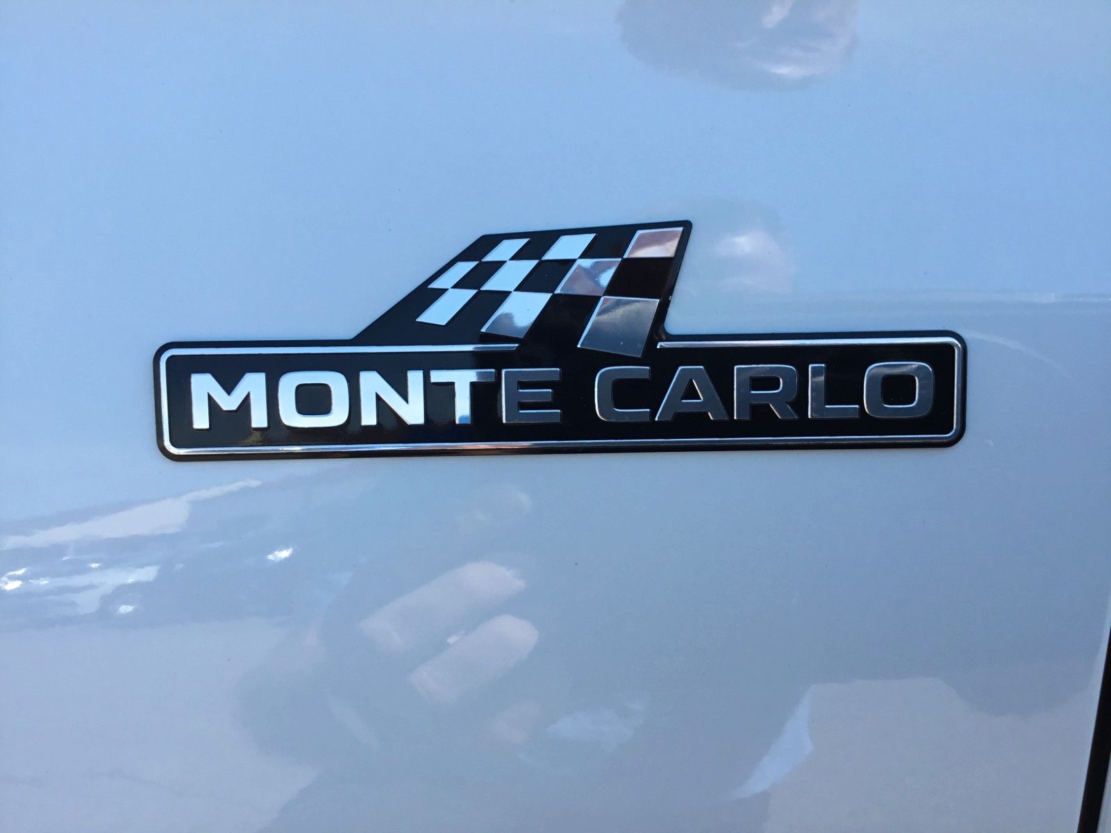 Fahrzeugabbildung SKODA Kamiq 1.5 TSI DSG Monte Carlo+AHK+Navi+Kamera