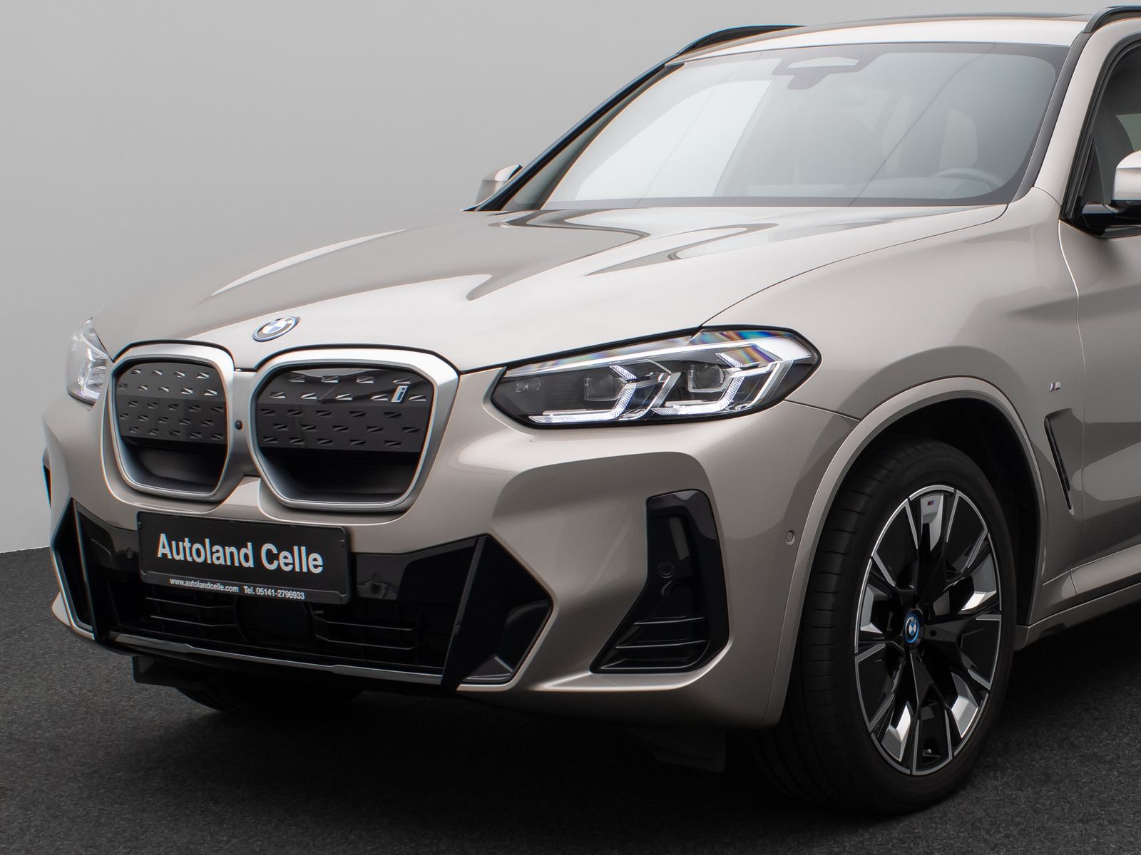 Fahrzeugabbildung BMW iX3 Impressive M Sport Panorama 360°HUD DAB H/K