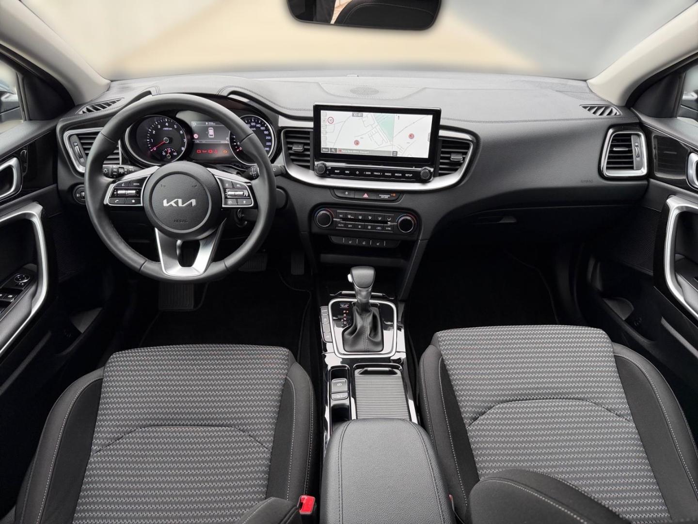 Kia Ceed_sw 1.5T Vision DCT7 Komf+ NAV PDC Klimaauto