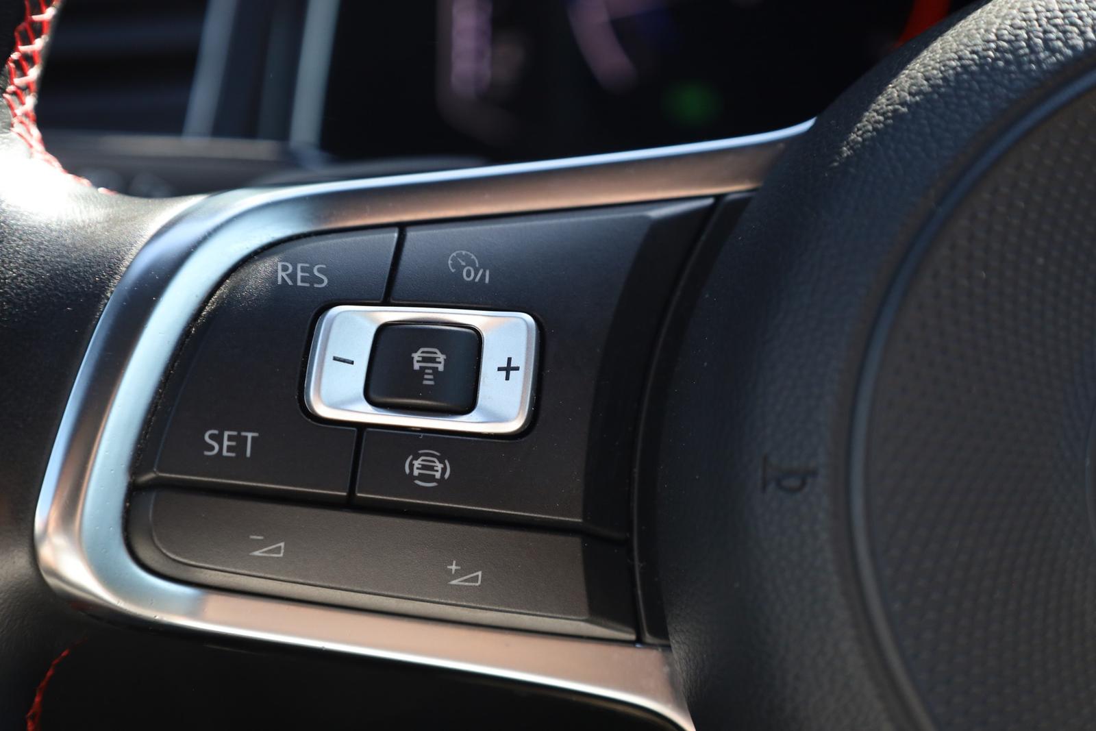 Volkswagen T-Roc 2.0 TSI 4Motion LED ACC App Connect PDC DA, миниатюра 17