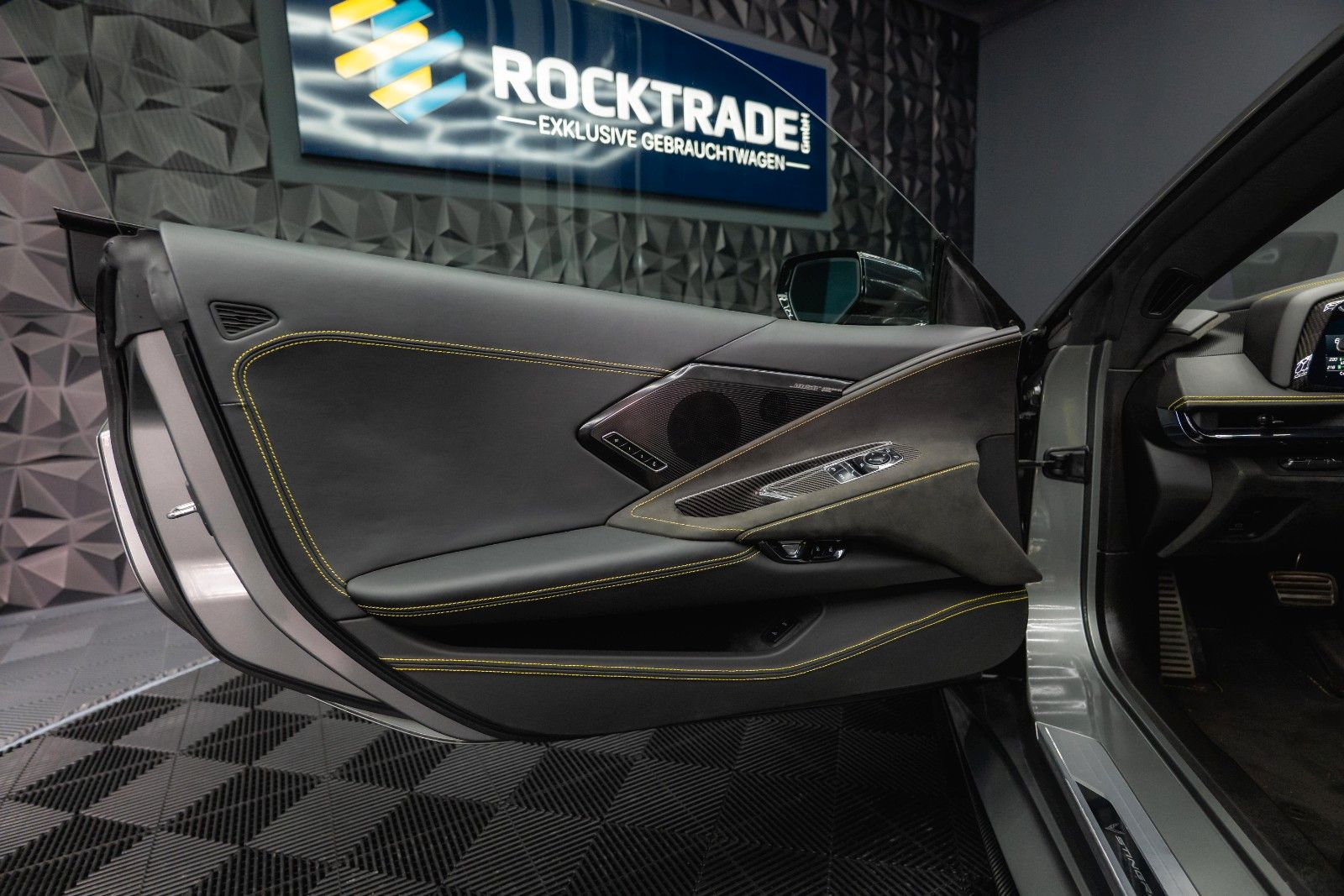 Fahrzeugabbildung Corvette C8 Stingray 3LT Targa Z51 Performa. Lift Carbon
