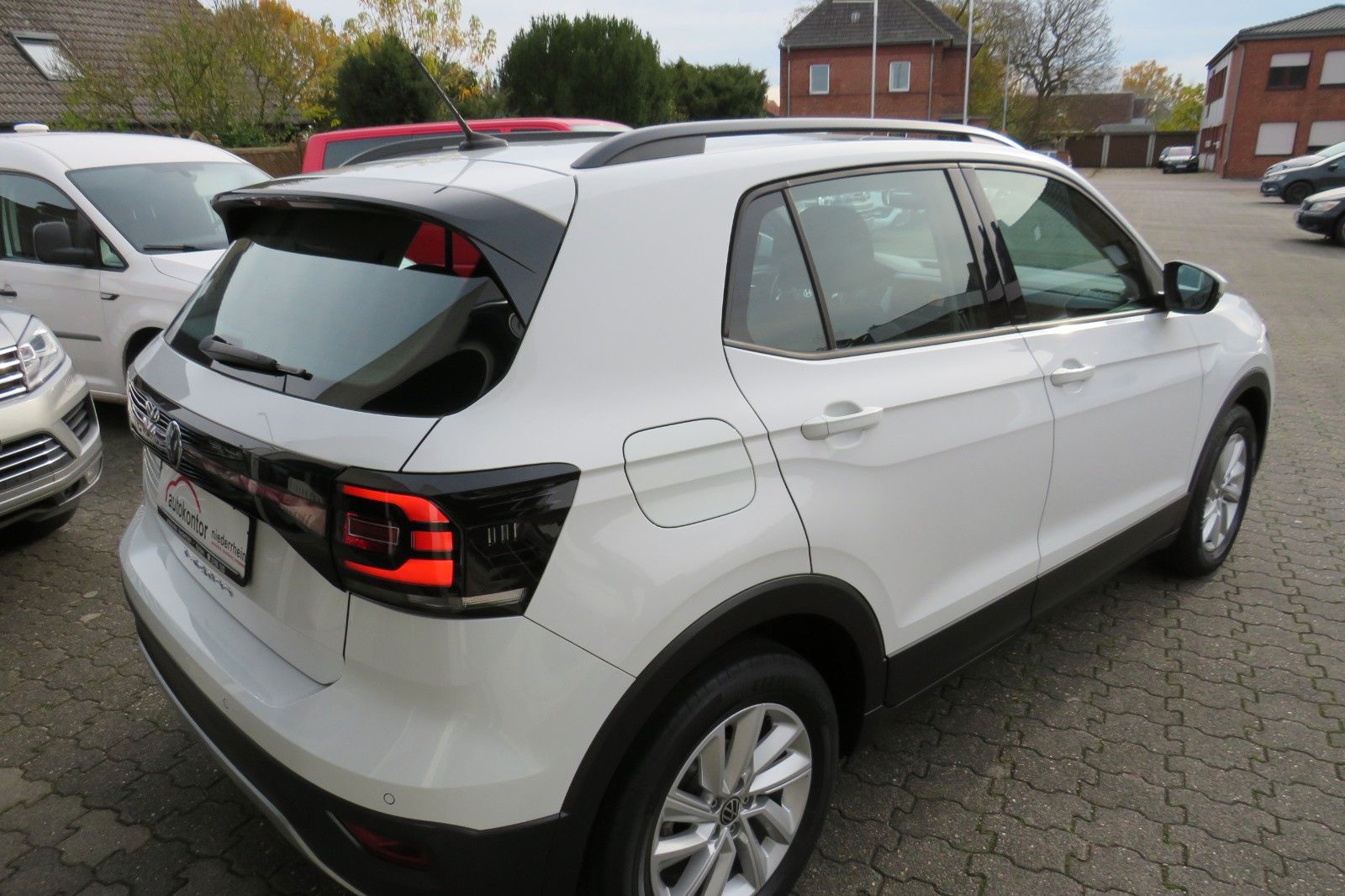 Fahrzeugabbildung Volkswagen T-Cross Life DSG PDC TELVOR SITZH. 1H.