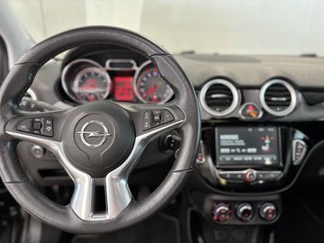 Fotografie des Opel Adam 1.4 Rocks