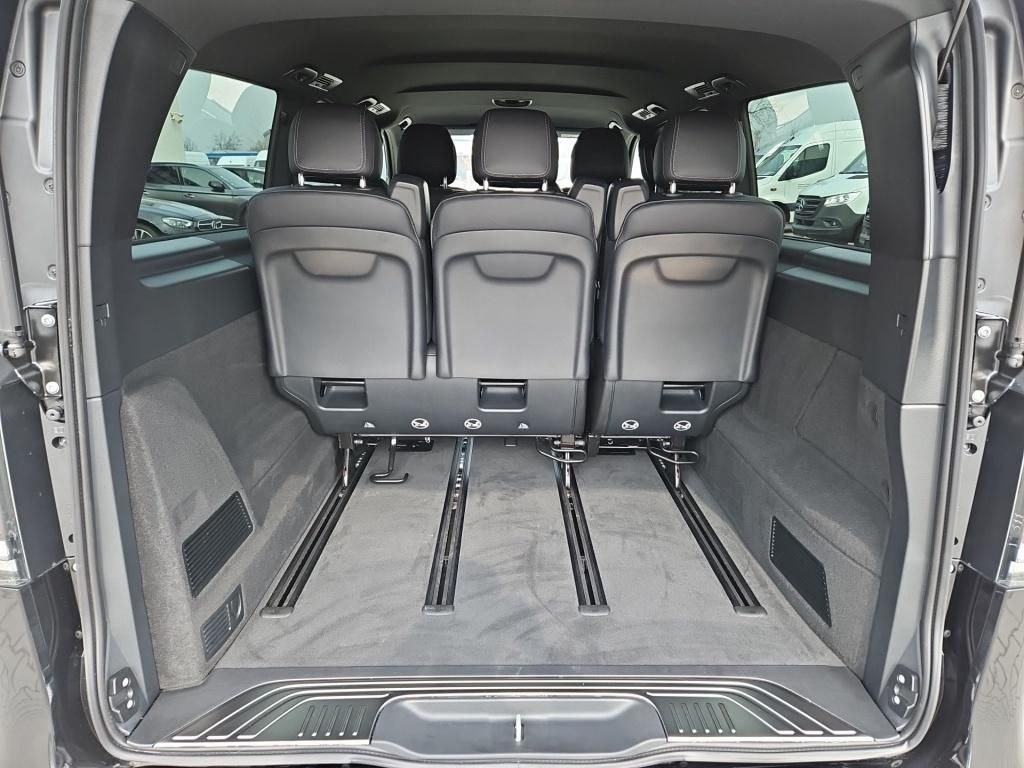 Fahrzeugabbildung Mercedes-Benz V 300 AVG extralang 4x4 7 Sitze 2,5tAHK AMGFront