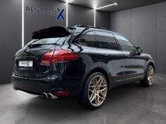 PORSCHE Cayenne Turbo PORSCHE Cayenne Turbo
