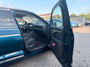 Volkswagen Touareg - 9