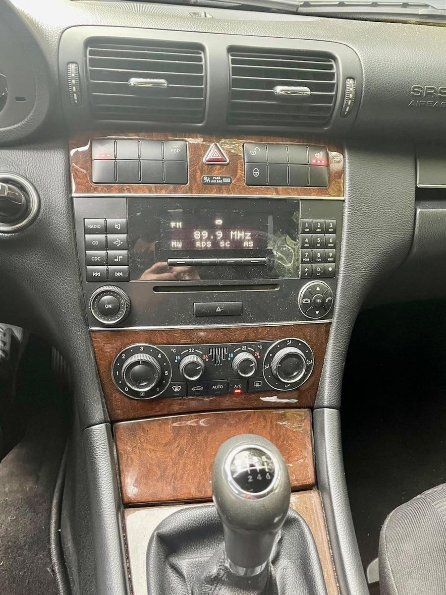 Mercedes-Benz C180 2006 — photo 10