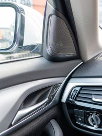 Fahrzeugabbildung BMW 520d Touring 1.HAND|H/K|LED|AHK|ACC|SHZ|LHZ|KAM.