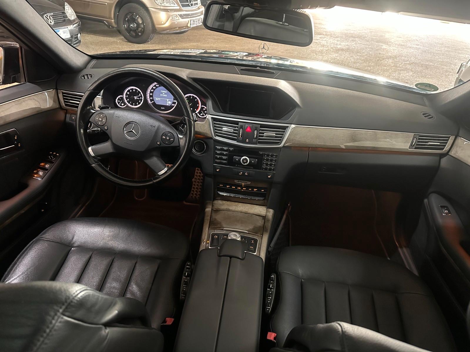 Mercedes-Benz E350 2010 — photo 12