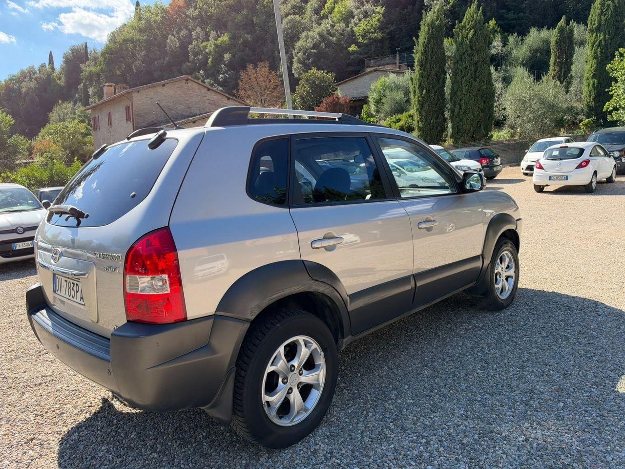 Hyundai Tucson 2010 — двигун 1.991 cm³, 140 HP (103kW)