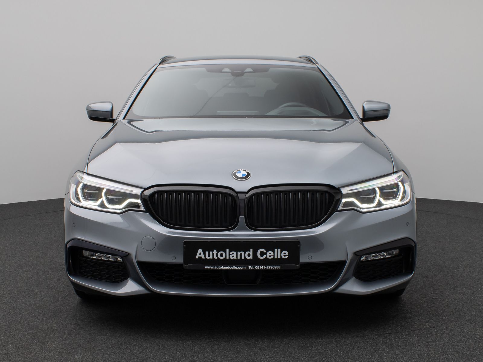Fahrzeugabbildung BMW 530d xD M Sport Kamera HUD HiFi SoftCl Komfort