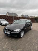 BMW 318 i Touring*Park-Distance*Sitzheizung*CD-Playe - BMW 318 aus 2007: Kombi