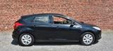 Ford Focus 1,6 1.HAND S.HEFT KLIMA SITZHEIZUNG TÜV - Ford Focus aus 2011: Limousine