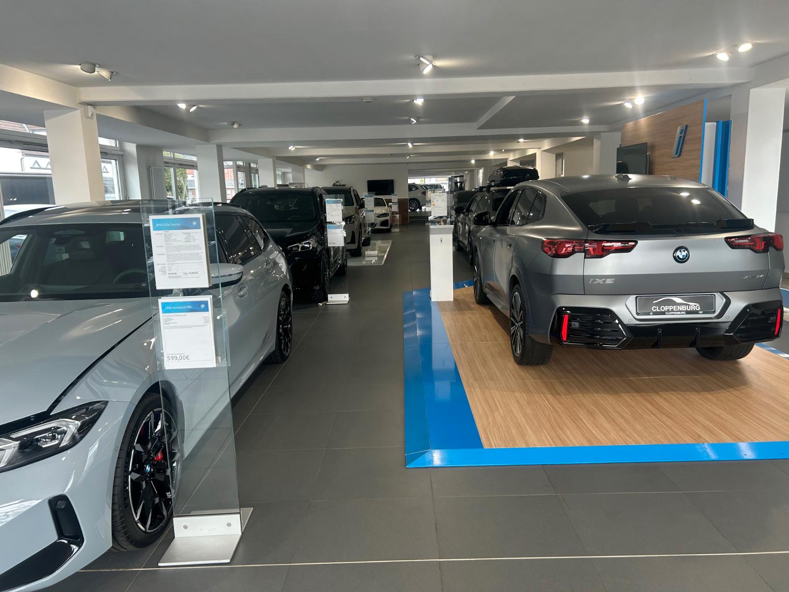 showroom-image-top
