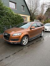 Audi Q7 3.0L 7-Sitzer AHK PANO Leder/Alcantara BOSE - Audi Q7 aus 2012 mit Diesel-Antrieb