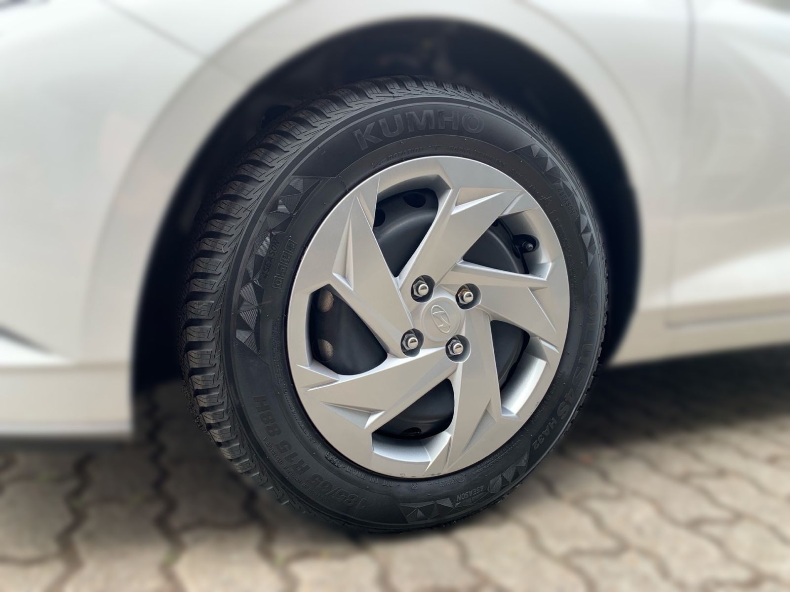Fahrzeugabbildung Hyundai i20 1.0 T-GDI Select Navi Kamera Allwetter