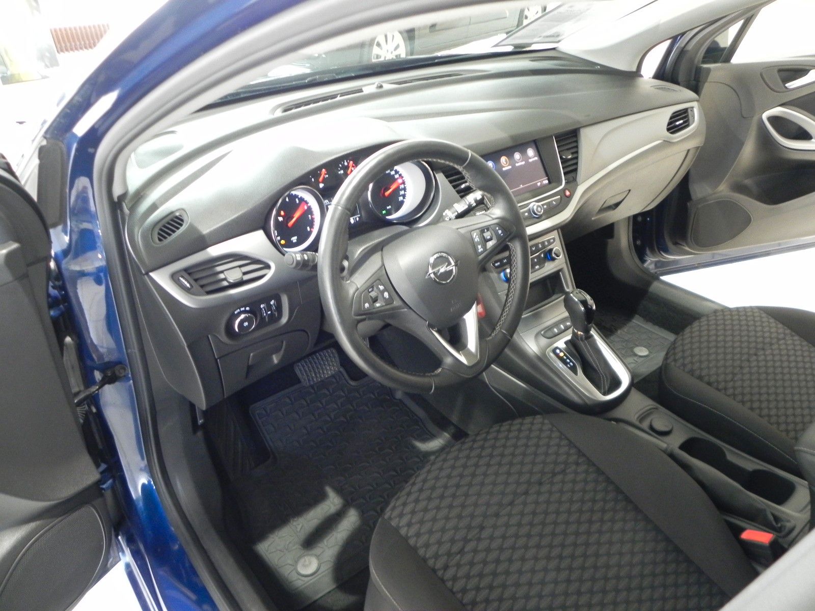 Fahrzeugabbildung Opel Astra K ST 1.4T NAVI/PDC/SHZ/TEMP./ALU16"