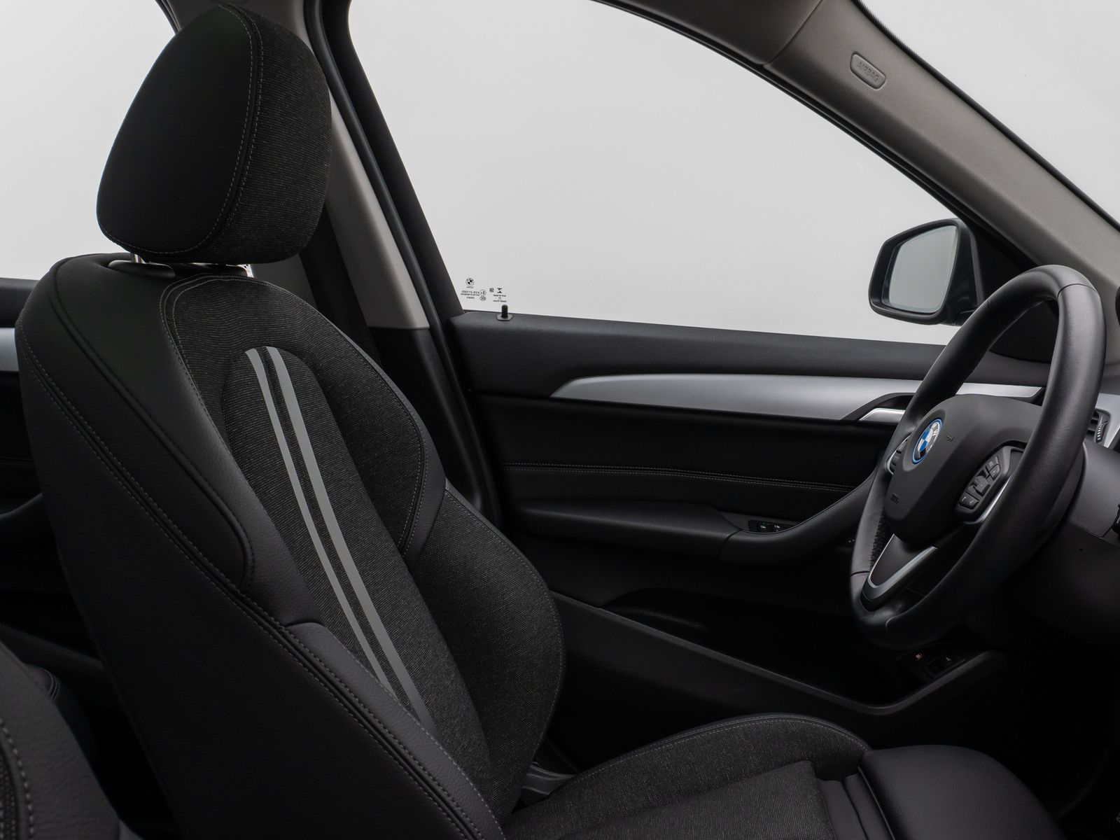 Fahrzeugabbildung BMW X1 xD25e Panorama DAB Navi Parkassistent Sport