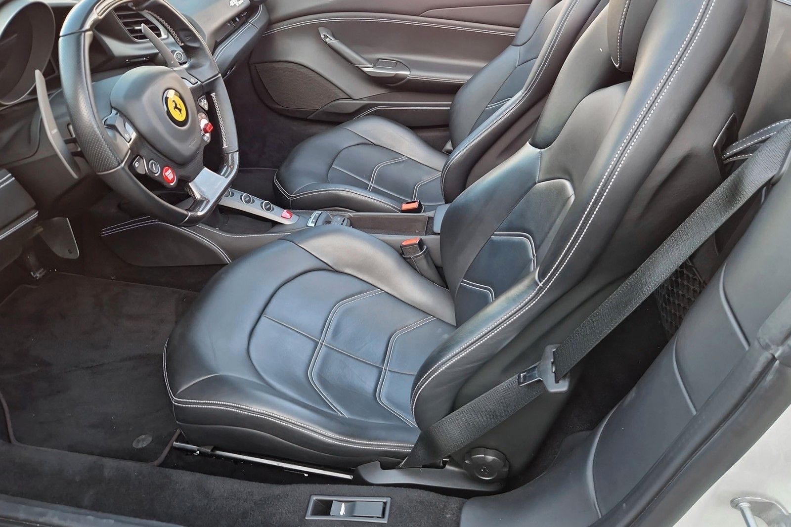 Fahrzeugabbildung Ferrari 488 Spider*21-Zoll*Novitec*Lift*Display*LED´s*