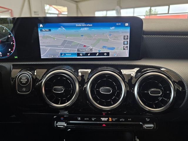 MERCEDES-BENZ A 200 — Foto 18