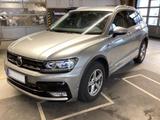 Volkswagen Tiguan 2.0 TSI DSG 4M R-Line KAMERA AHK - Volkswagen Tiguan: Tsi