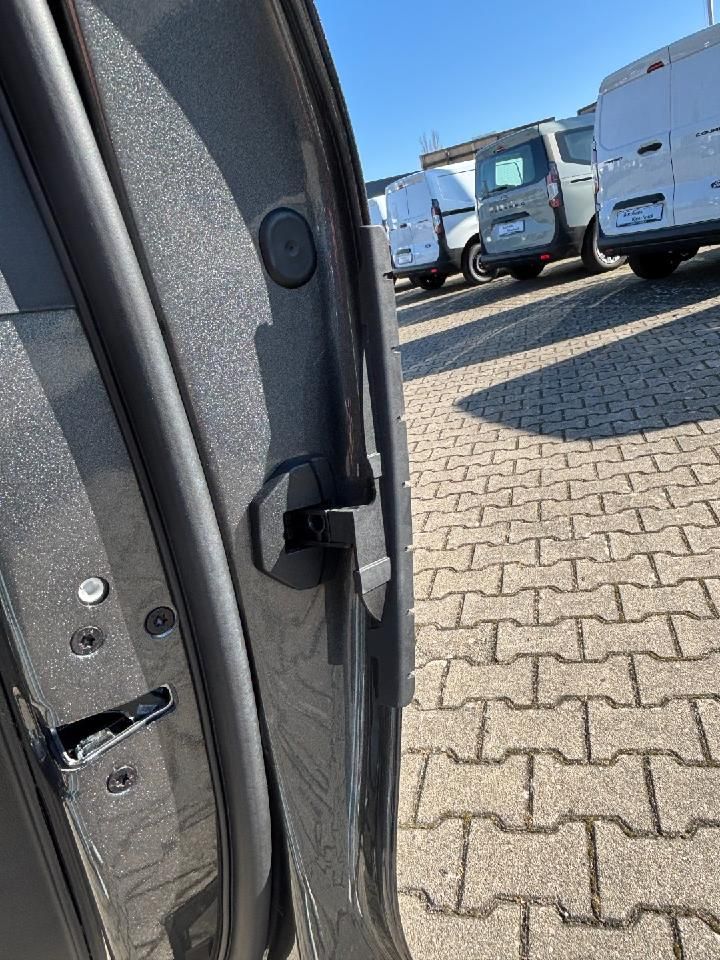 Fahrzeugabbildung Ford Kuga Titanium
