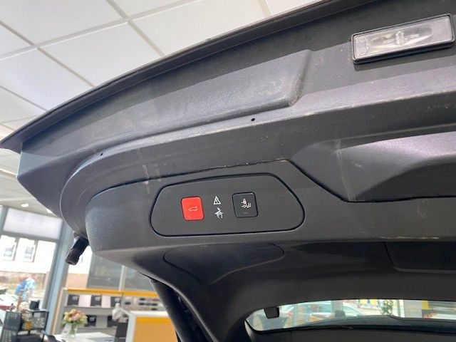 Fahrzeugabbildung Opel Grandland X 2.0D 18"ALU/NAVI/PANORAMA/KAMERA