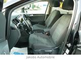 Volkswagen Touran 2.0 TDI Highline DSG Panorama STH AHK - VW Touran Gebrauchtwagen in Düsseldorf