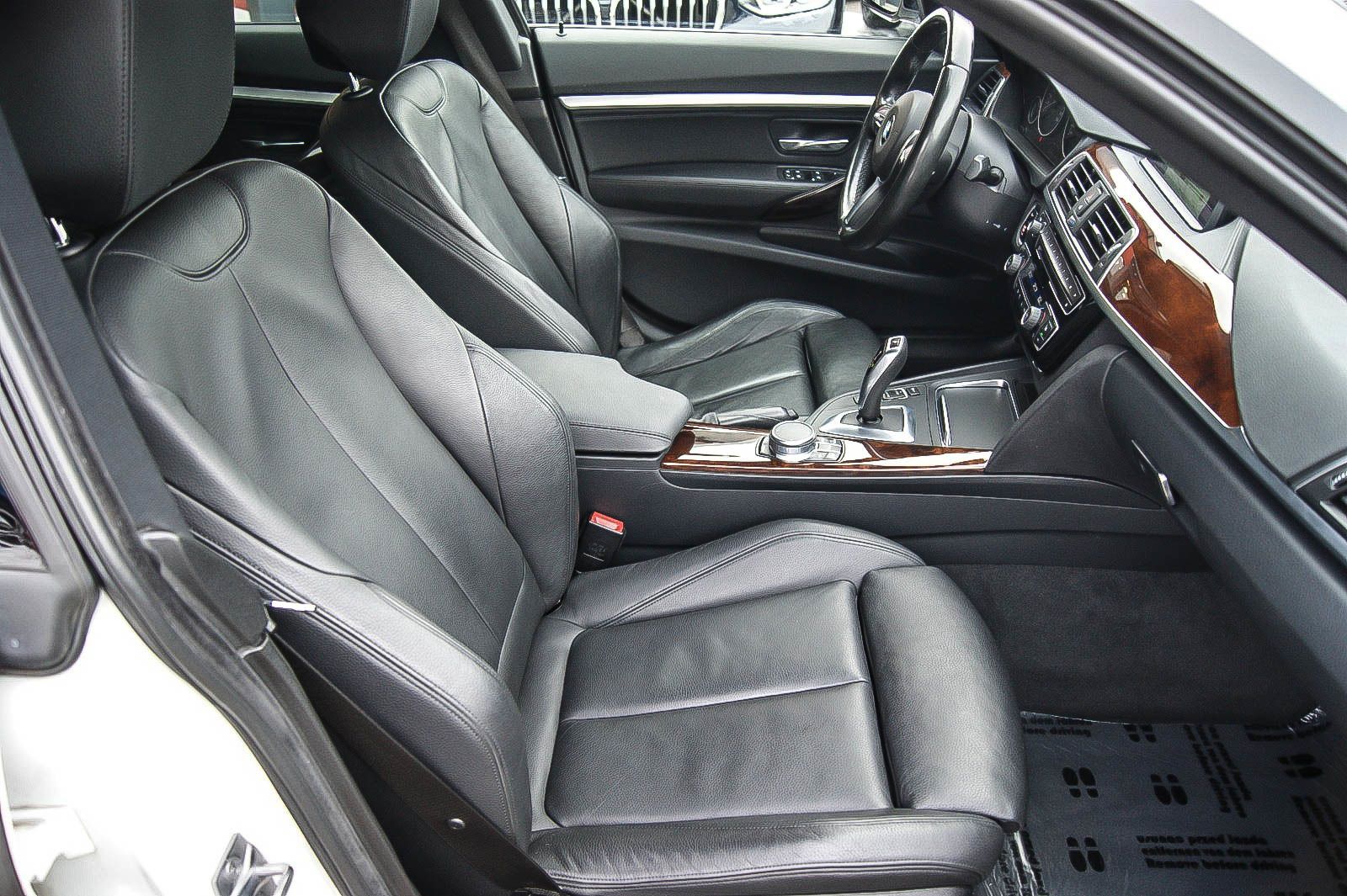 Fahrzeugabbildung BMW 320 Gran Turismo M-SPORT 360° LEDER HEADUP ANHZV