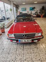 Mercedes-Benz SL 560 - rote Mercedes-Benz SL 560