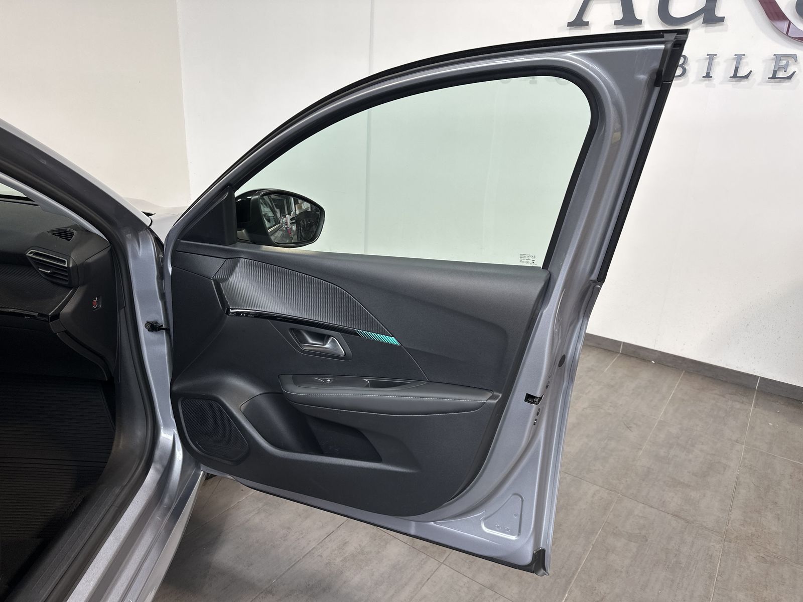 Fahrzeugabbildung Peugeot 208 e Allure 5-Türer NAV+LED+180°-KAMERA+SHZ+1HD