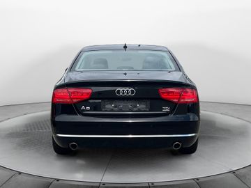 Audi A8 - 4