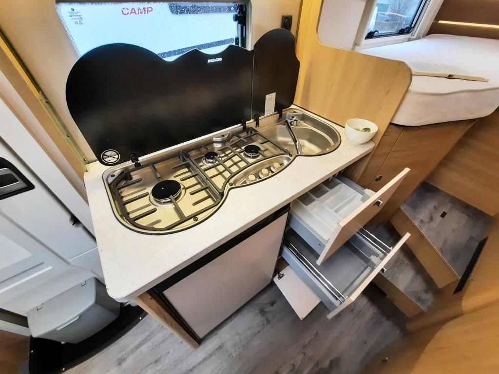 Fahrzeugabbildung LMC Cruiser V 646 G Solar/Rüfa/Sat/TV