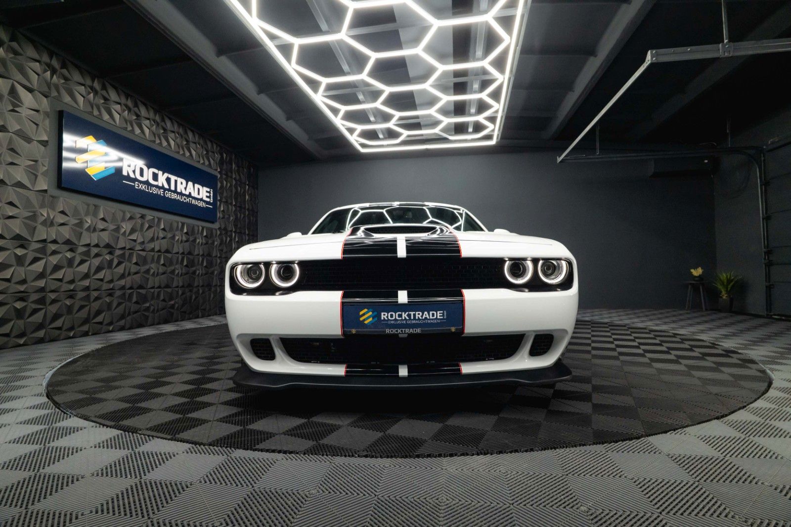 Fahrzeugabbildung Dodge Challenger 6.4 V8 SRT 392 R/T SCAT PACK LineLock