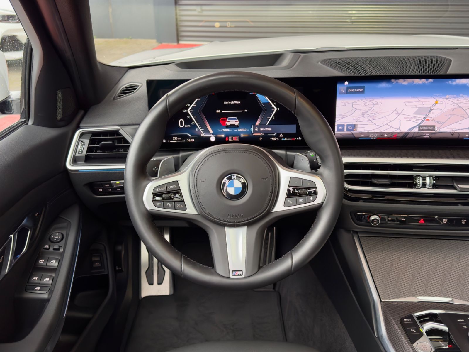 Fahrzeugabbildung BMW 320d Touring M Sport Pano AHK LED Widescreen ACC