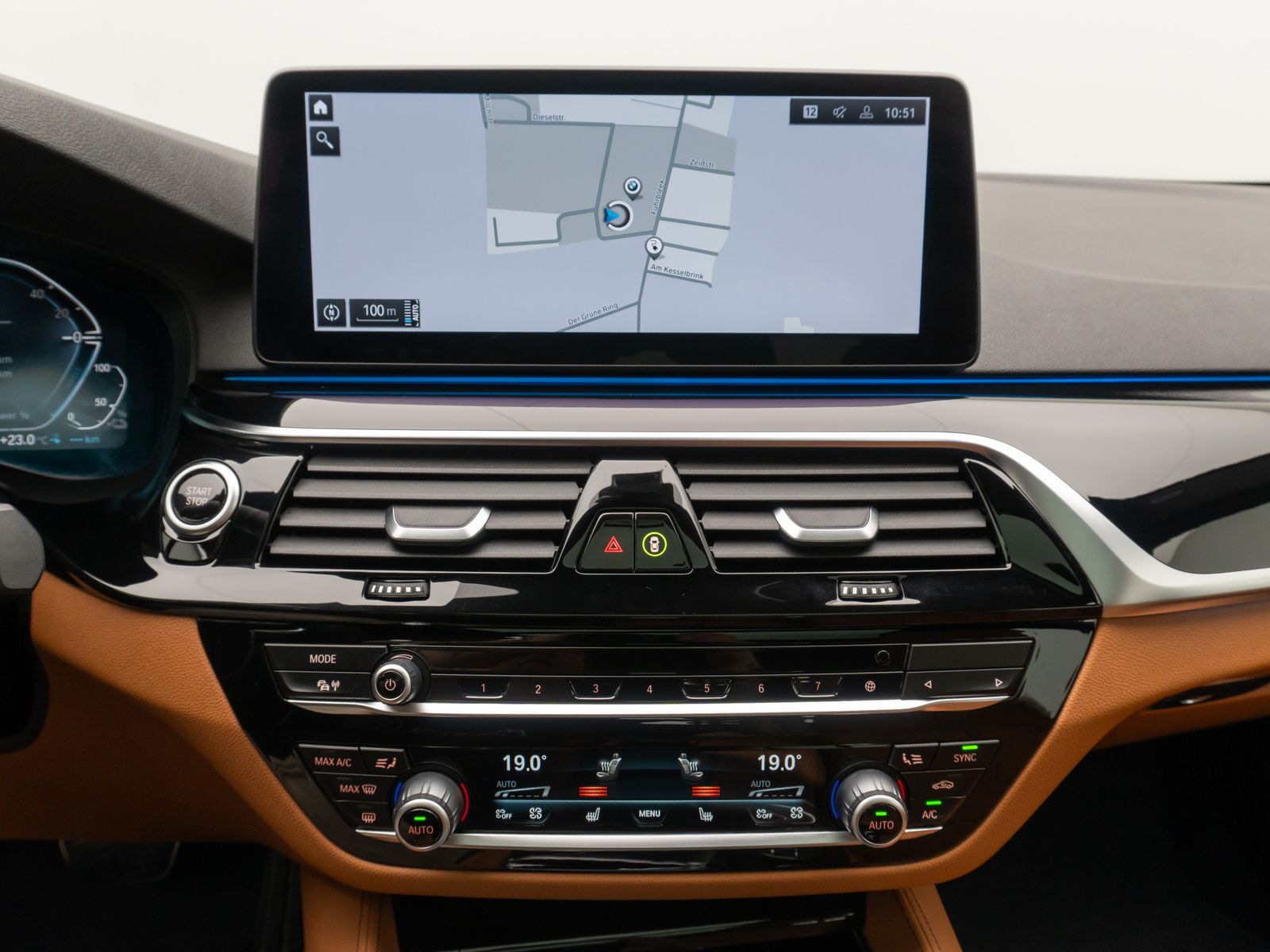 Fahrzeugabbildung BMW 530e M Sport 360°Laser HUD DAB Panorama H/K 18"