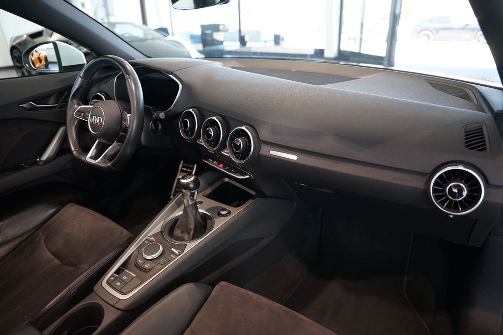 AUDI TT Roadster 1.8 TFSI | MMI | Xenon | Alcantara AUDI TT Roadster 1.8 TFSI | MMI | Xenon | Alcantara