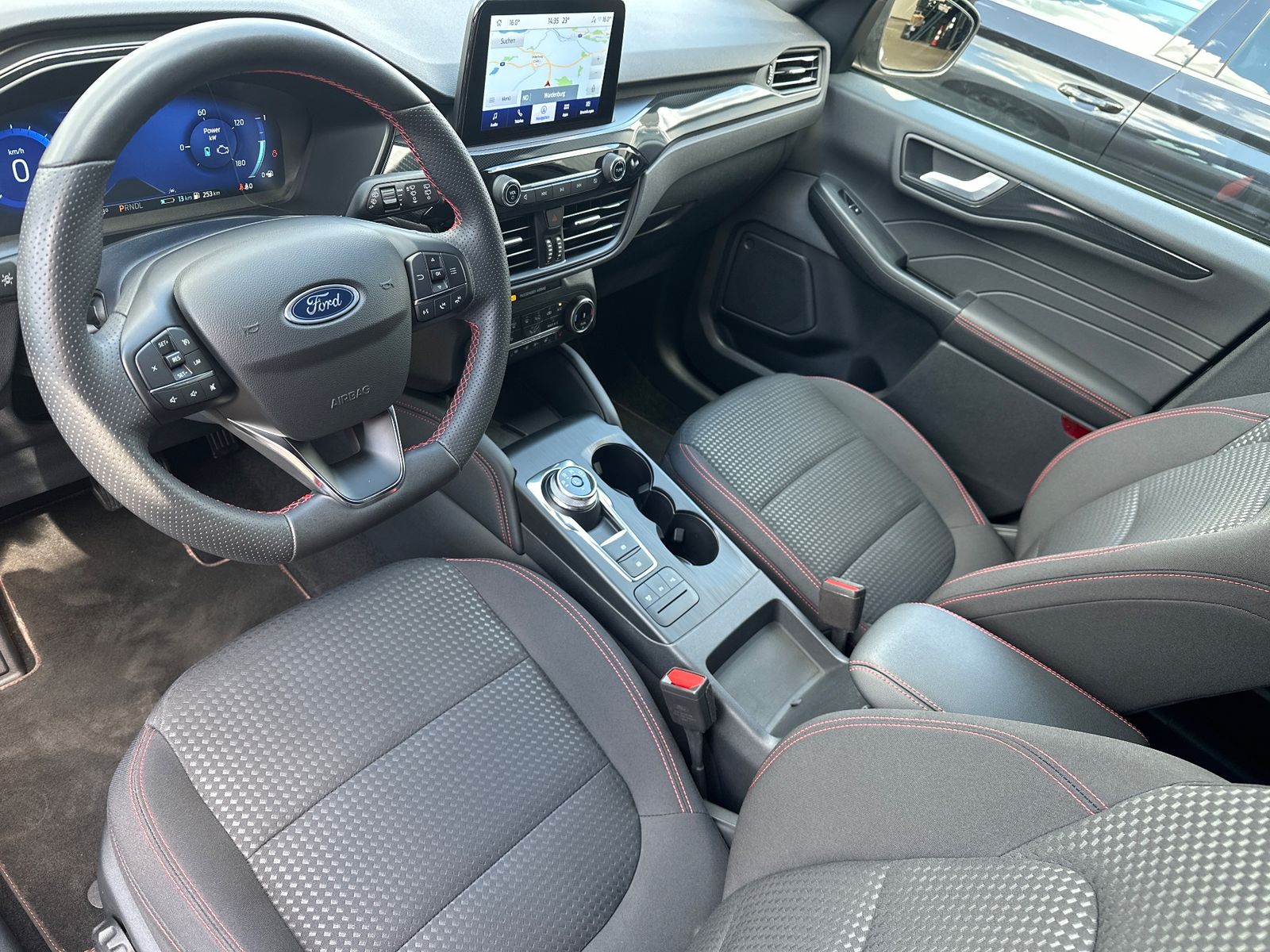 Fahrzeugabbildung Ford Kuga 2.5 PHEV ST-Line NAV+LED+KAMERA+SHZ+18ZOLL