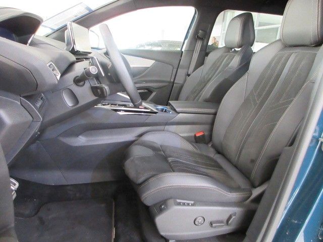 Fahrzeugabbildung Peugeot 5008 GT 1.2T NAVI/LED/SHZ/LEDER/PDC+CAM/PARKASS.