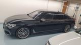 BMW M760 - schwarze BMW 760