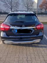 Mercedes-Benz GLA 180 Urban LED Aut Pano Keyless Navi  - Mercedes-Benz GLA-Klasse von privat