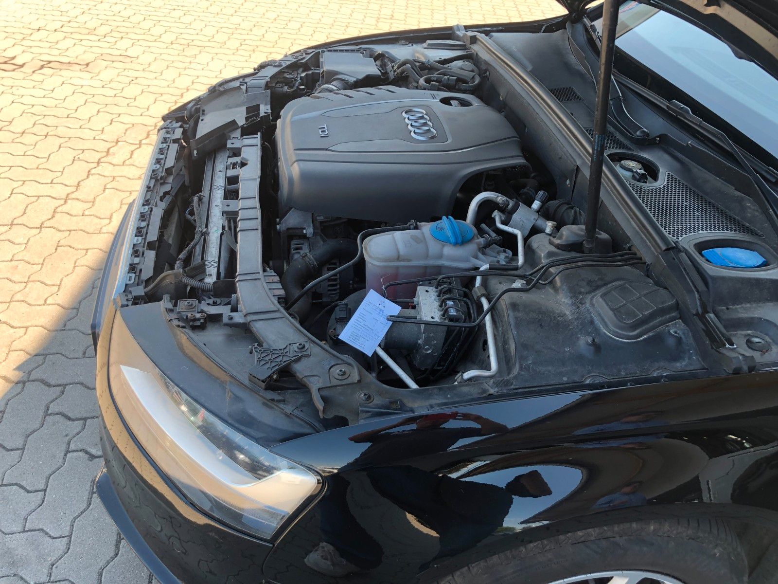 Fahrzeugabbildung Audi A4 Avant Attraction Wildschaden