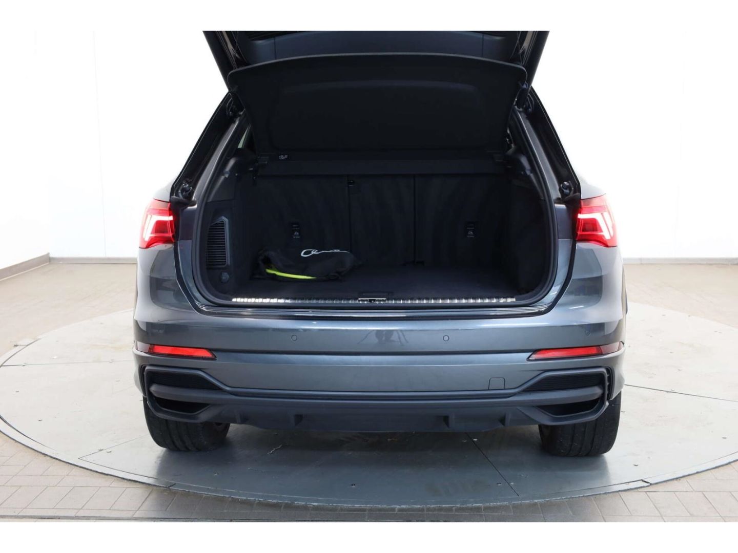 Audi Q3 45 TFSI e S line AHK/Pano/Matrix/NAV/Sonos foto 12