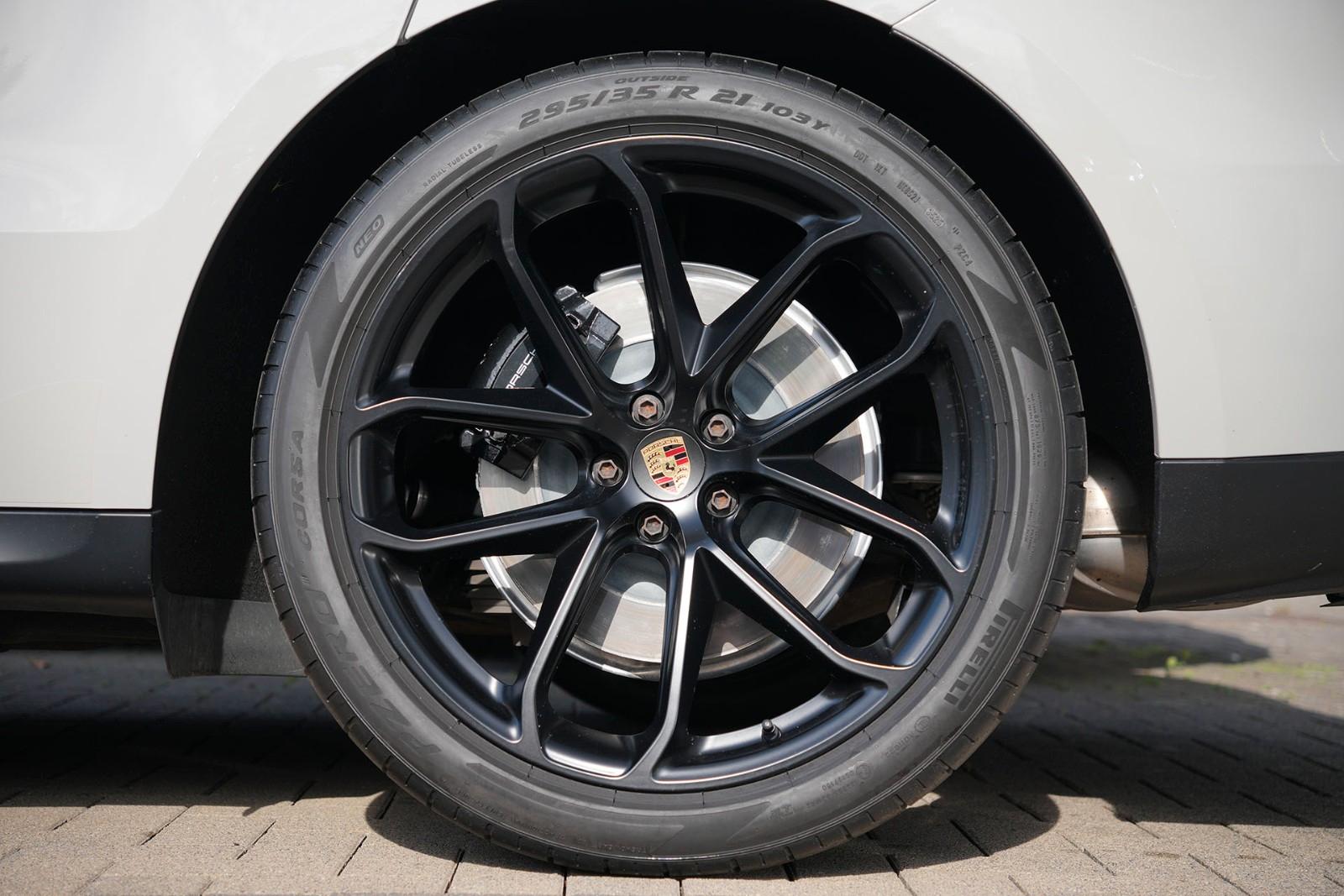 Porsche MACAN GTS MY24-ACC-PSCB-PANO-BOSE-CARBON-21"GT