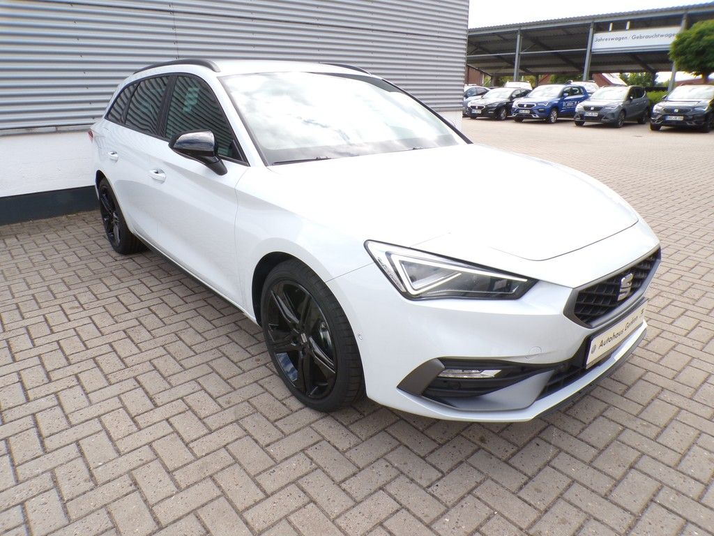 Fahrzeugabbildung SEAT Leon Sportstourer 1.5 eTSI DSG FR Black Edition