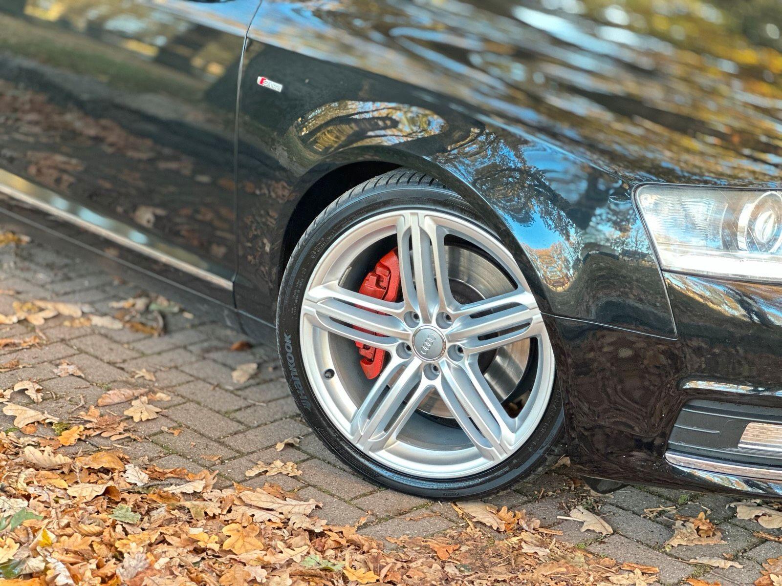 Audi A6 2010 — interior