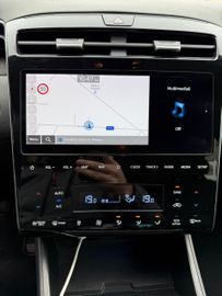 Hyundai TUCSON - 12