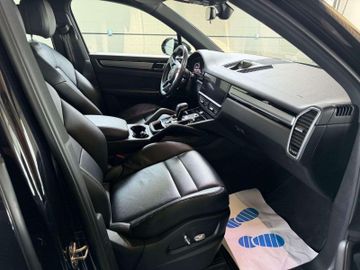 Porsche Cayenne - 7