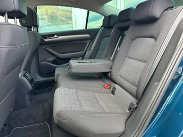 Bild 18 VW Passat Lim. *DGS*PANOdach*Masagesitz*